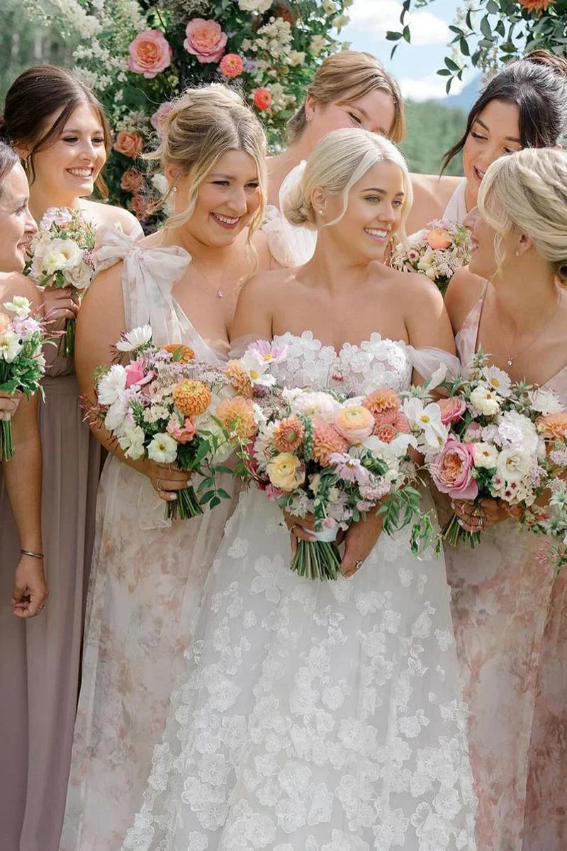 Vestidos de novia de tul con hombros descubiertos y corte A